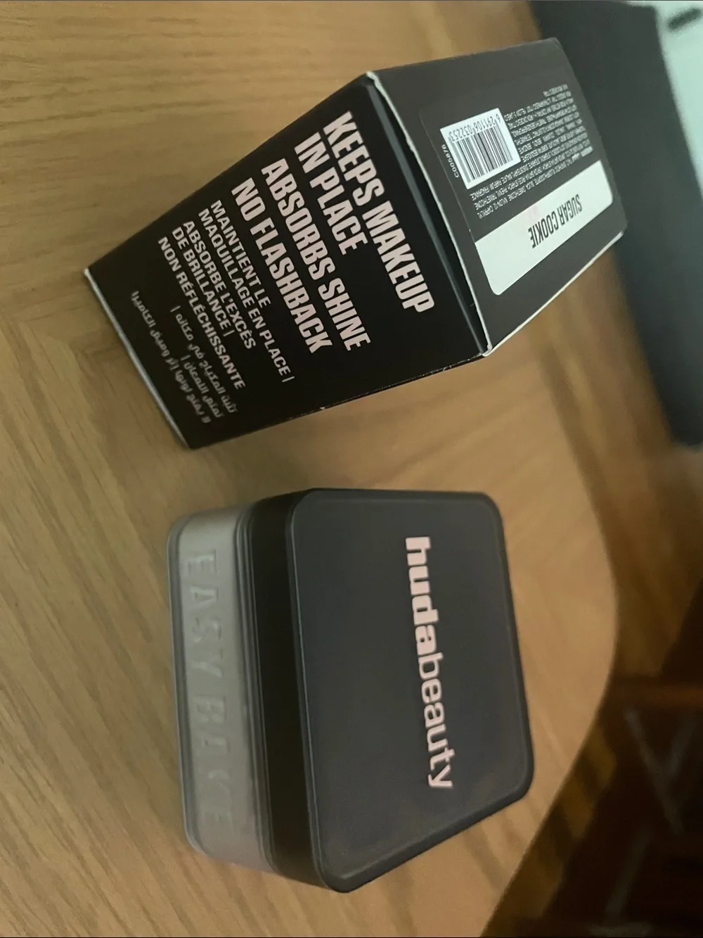 HUDA BEAUTY Black Compact with Pale Pink Logo